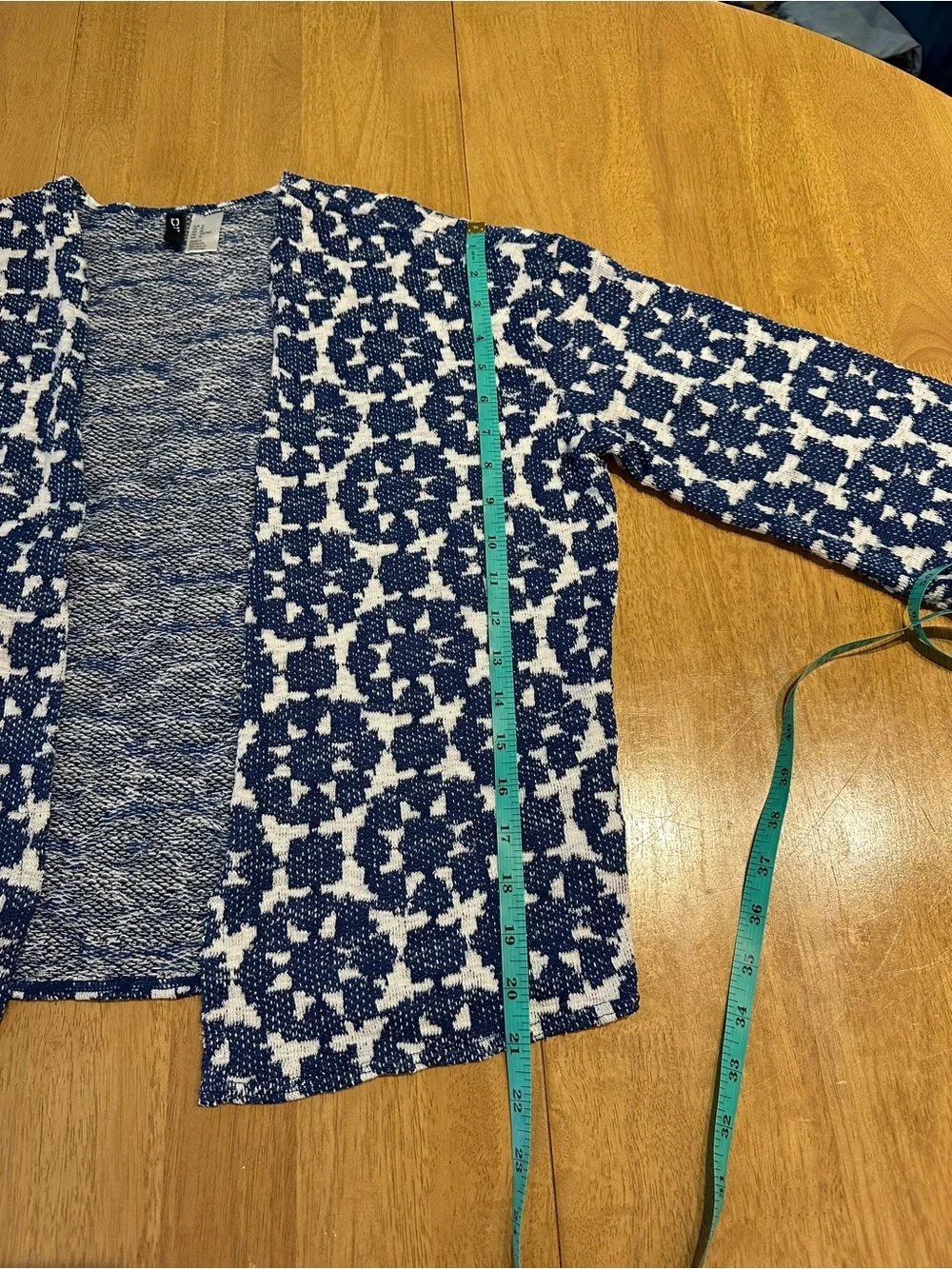 Divided H&M Blue and White Pattern Textured Open Cardigan Size M